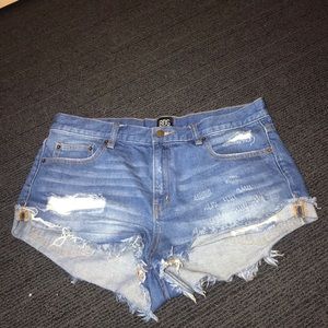 Urban Outfitters BDG low rise boyfriend shorts